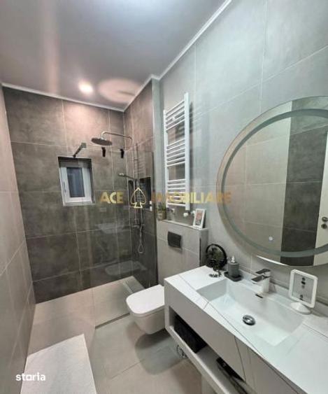 Casă cu 6 camere cu Canalizare în Central
