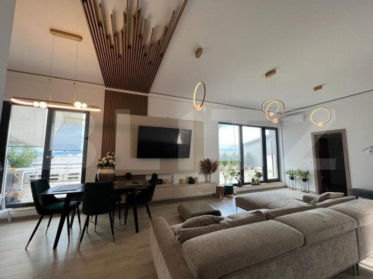 Apartament cu 3 camere semidecomandat în Central