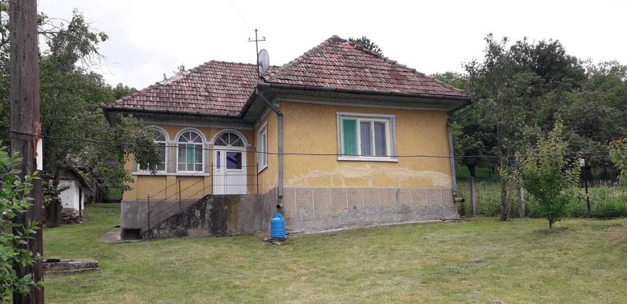 Casă cu 2 camere în Mociu