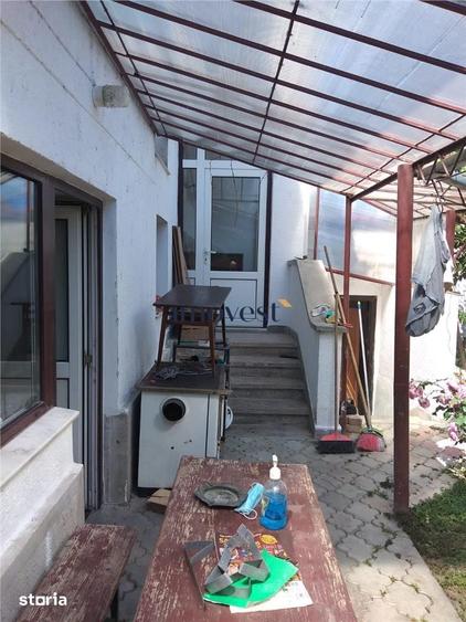 Casă cu 6 camere cu Teren 600 Mp în Păulești