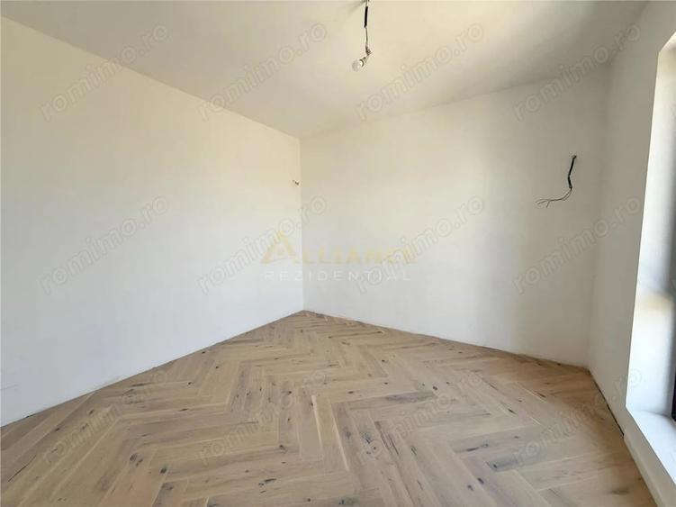 Casă cu 5 camere cu Teren 300 Mp în Berceni