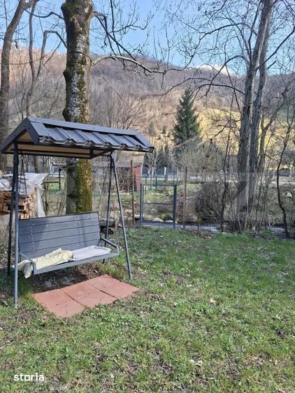 Casă cu 4 camere cu Teren 768 Mp în Râșca