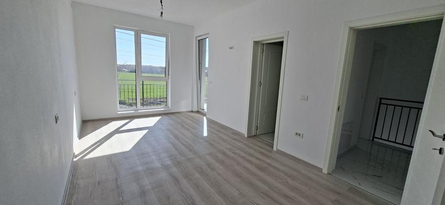 Duplex cu 5 camere cu Canalizare în Dumbrăvița