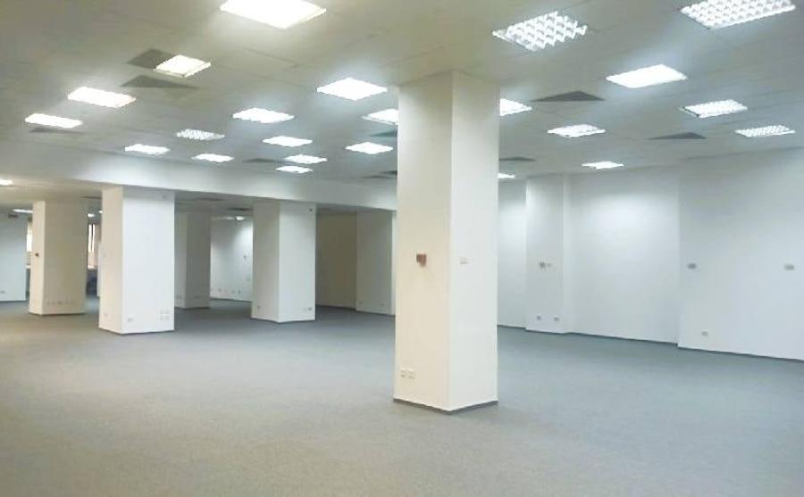 Birou, de 200 mp, în Universitate