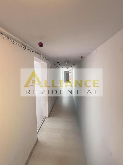 Apartament cu 4 camere semidecomandat, mobilat în Rahova