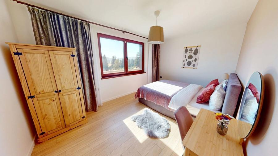 Apartament cu 2 camere semidecomandat, mobilat în Poiana Brașov