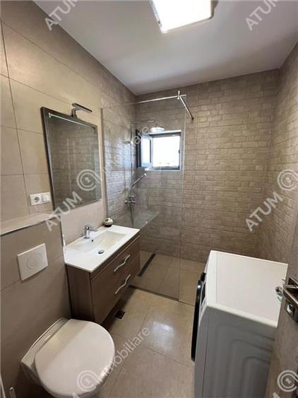 Apartament cu 3 camere decomandat, mobilat în Șelimbăr