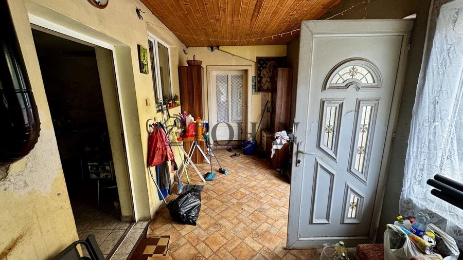 Casă individuală cu 3 camere cu Canalizare în Central