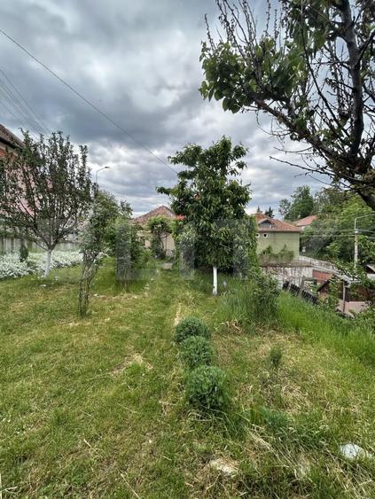 Casă individuală cu 6 camere cu Garaj în Sud-Est
