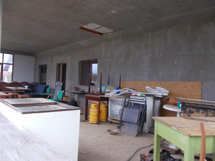 Casă individuală cu 5 camere cu Teren 780 Mp în Peciu Nou