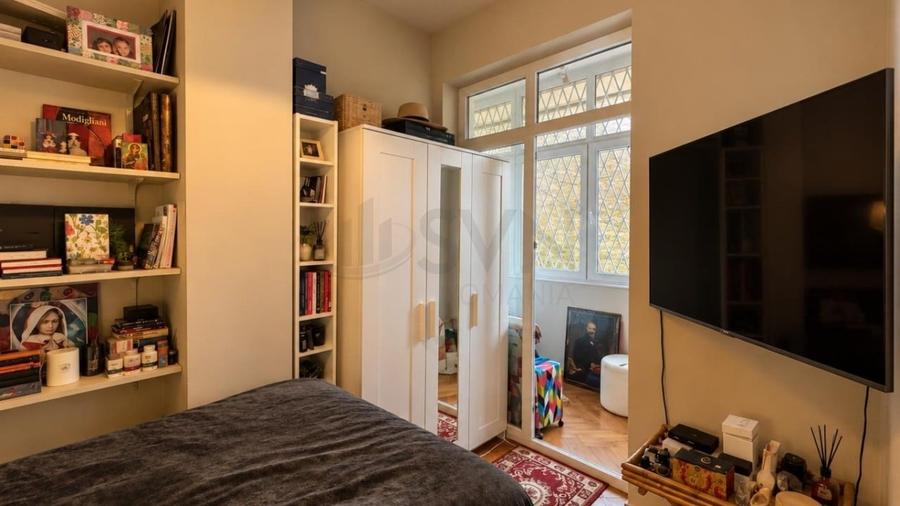 Apartament cu 6 camere decomandat în Armeneasca