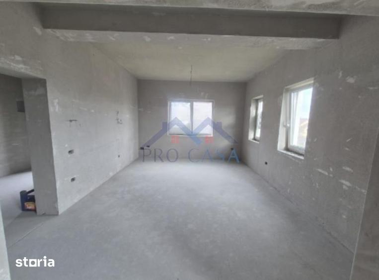 Apartament cu 4 camere în Cetate