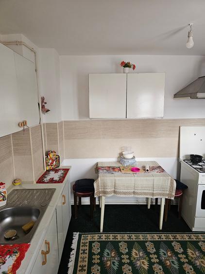 Apartament cu 2 camere semidecomandat în Vatra Luminoasă