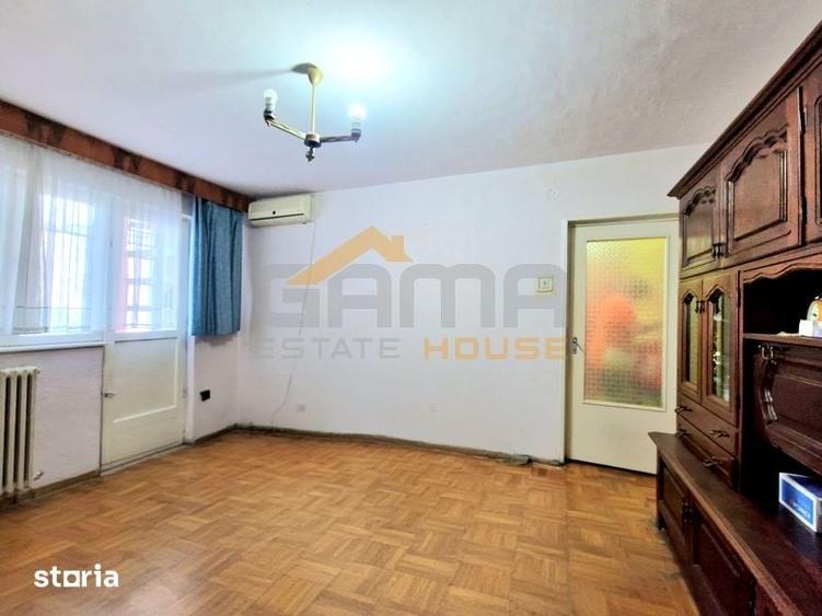 Apartament cu 3 camere semidecomandat în Aurel Vlaicu