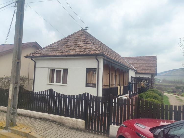 Casă cu 2 camere în Ernei