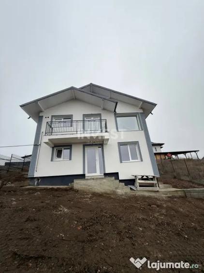 Casă cu 4 camere cu Teren 400 Mp în Popas Păcurari