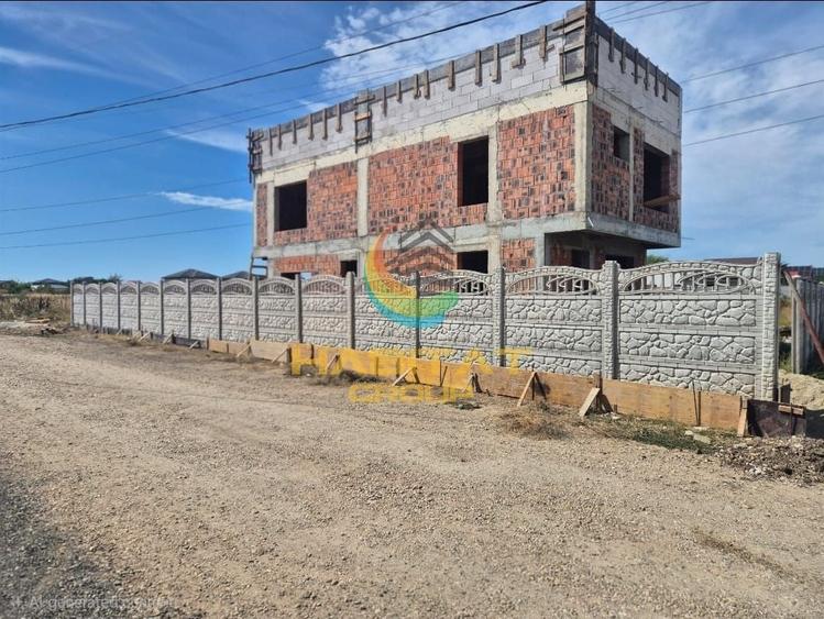 Casă individuală cu 4 camere cu Canalizare în Berceni