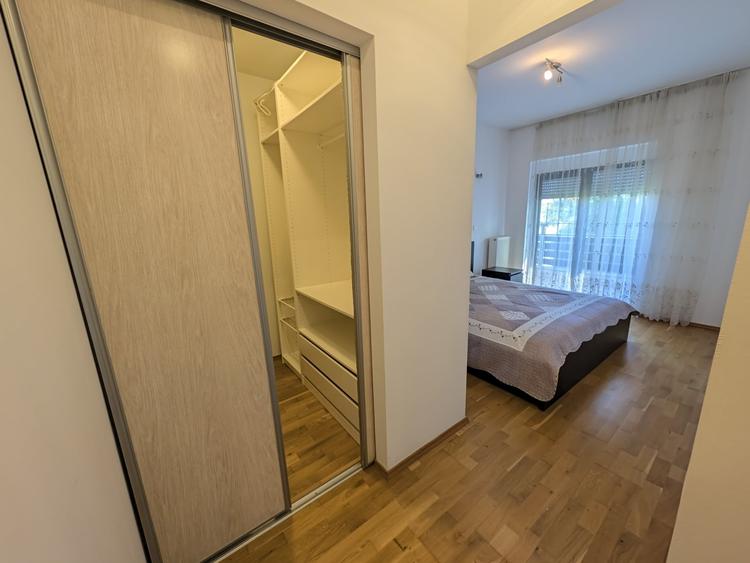 Apartament cu 3 camere, mobilat în Băneasa