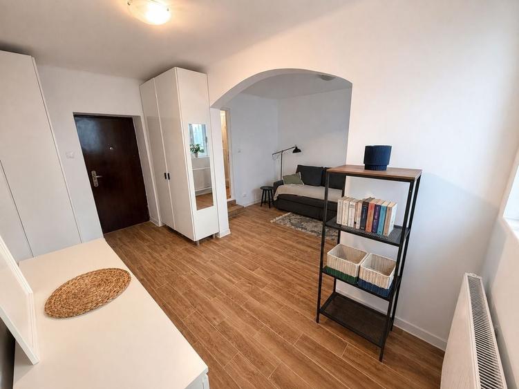 Garsoniera Studio Demisol Inalt Piata Victoriei Caderea Bastiliei - 3