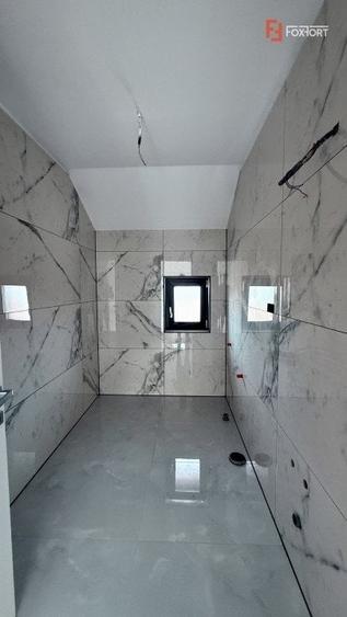 Duplex cu 3 camere cu Canalizare în Sânandrei