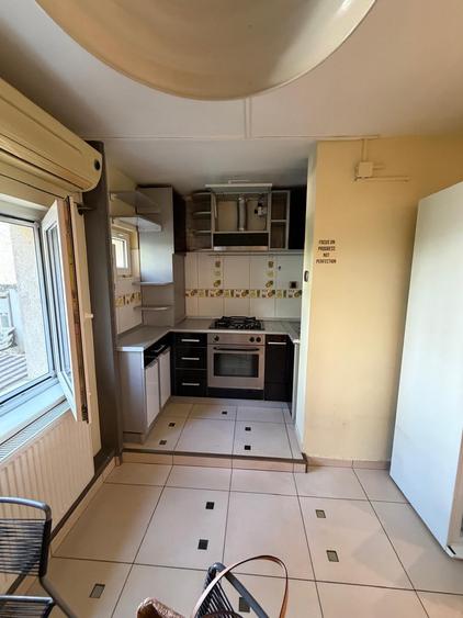 Apartament cu 3 camere decomandat în Girocului