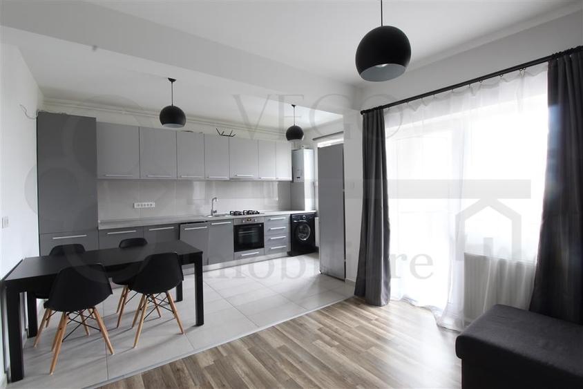 Apartament cu 3 camere semidecomandat, mobilat în Florești — fotografia 1
