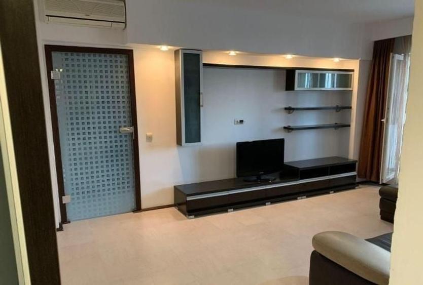 Apartament cu 3 camere semidecomandat, mobilat în Sebastian