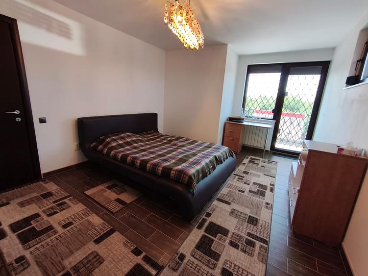 Casă cu 6 camere cu Canalizare în Cornetu