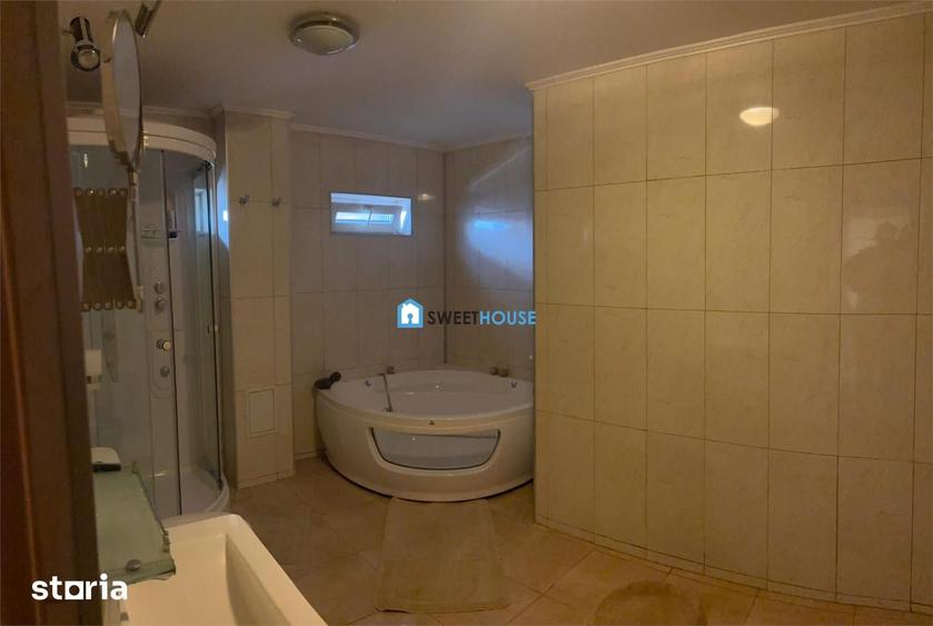 Spațiu comercial, de 850 mp, în Moieciu