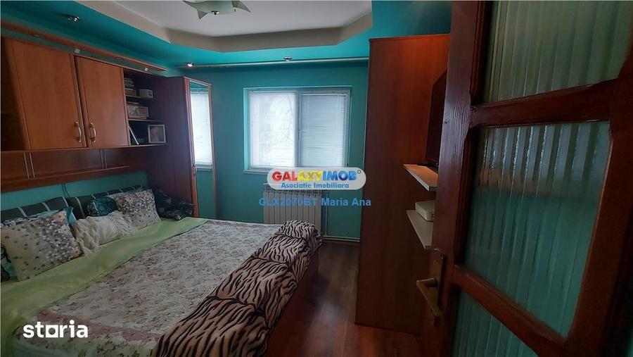 Apartament cu 4 camere decomandat în Central