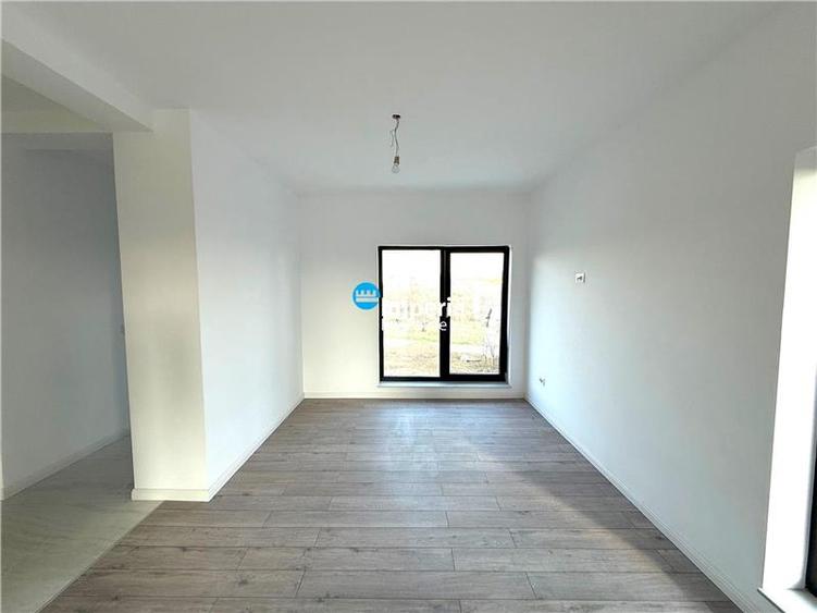 Casă cu 4 camere cu Teren 400 Mp în Hlincea