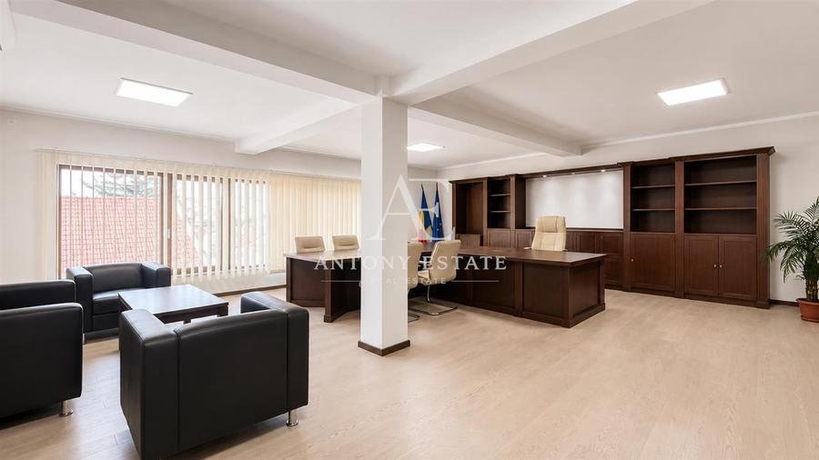 Spațiu comercial, de 560 mp, în Central