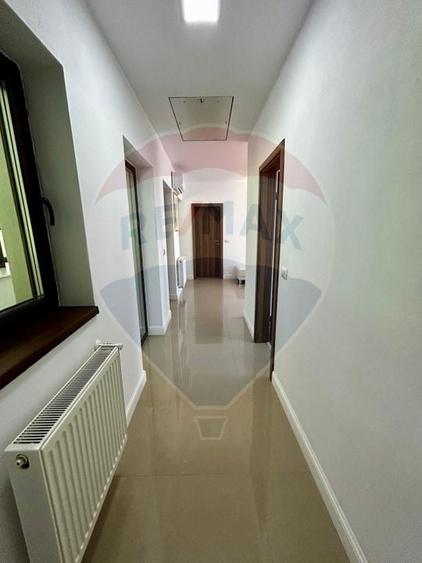 Apartament cu 3 camere decomandat în Valea Roșie