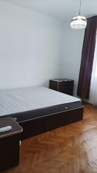 Apartament cu 2 camere semidecomandat în Olteniței