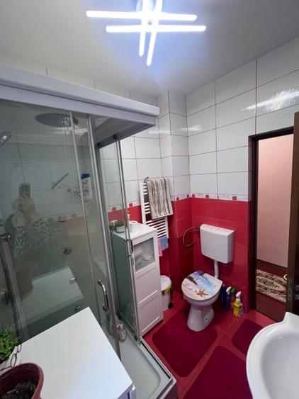 Casă individuală cu 8 camere cu Canalizare în Afumați