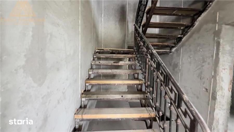 Casă cu 5 camere cu Teren 800 Mp în Central