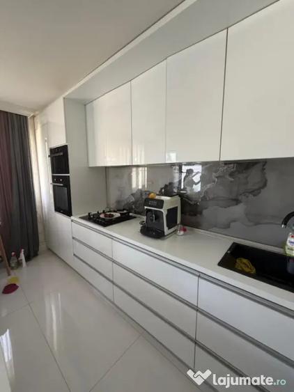Casă cu 5 camere cu Teren 448 Mp în Brestei