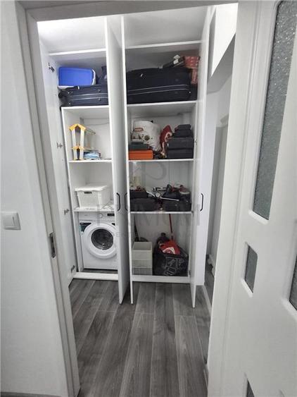 Apartament cu 2 camere semidecomandat, mobilat în Dâmbovița