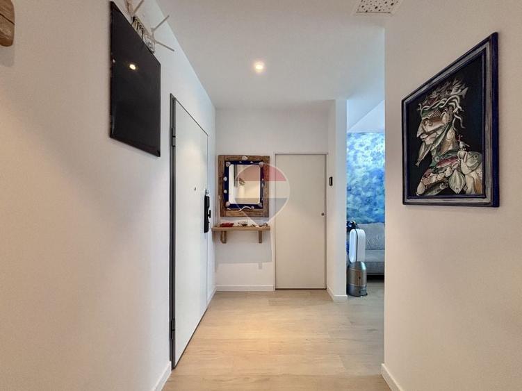 Apartament cu 2 camere semidecomandat, mobilat în Sud