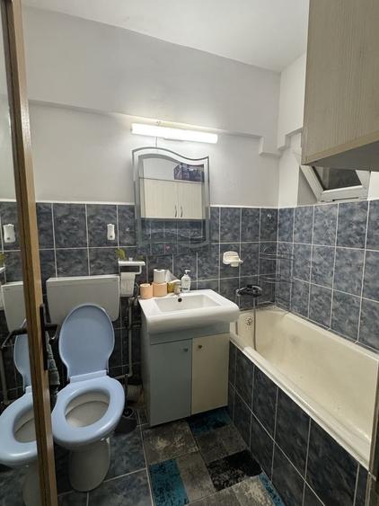 Apartament cu 2 camere decomandat în Podu Turcului