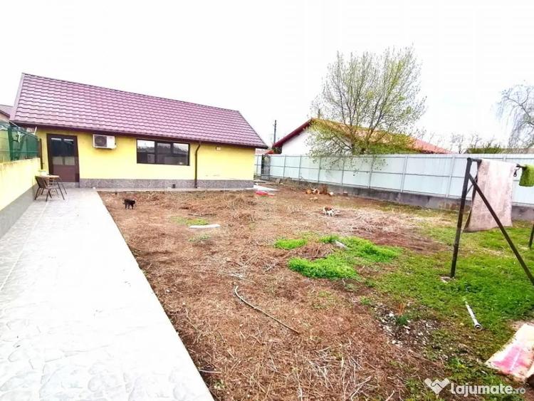 Casă cu 7 camere cu Teren 1600 Mp în Bâra