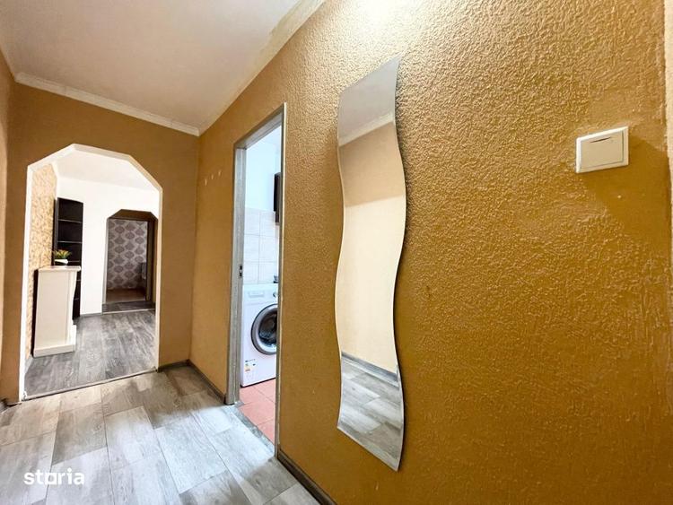 Apartament cu 3 camere semidecomandat, mobilat în Girocului