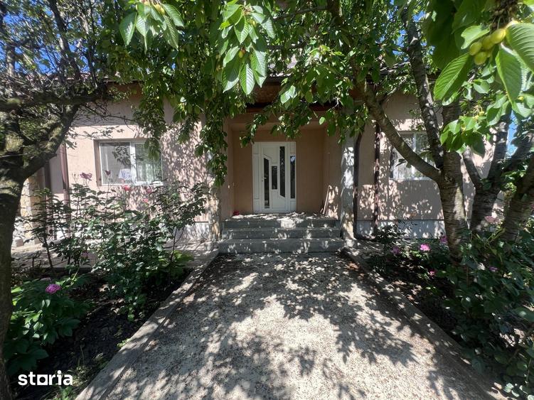 Casă cu 3 camere cu Teren 357 Mp în Șimnicu de Sus