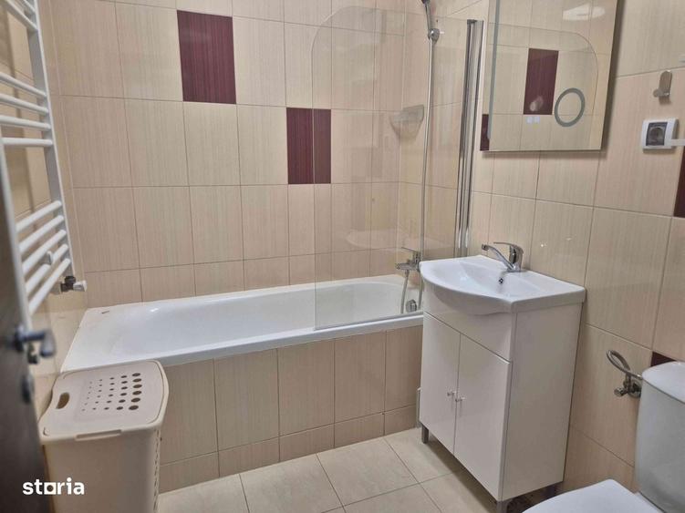 Apartament cu 2 camere decomandat în Splaiul Unirii