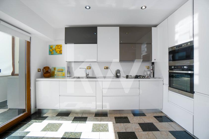 Apartament cu 3 camere decomandat, mobilat în Răcădău