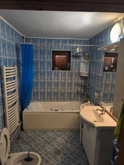 Casă cu 4 camere cu Teren 1740 Mp în Central