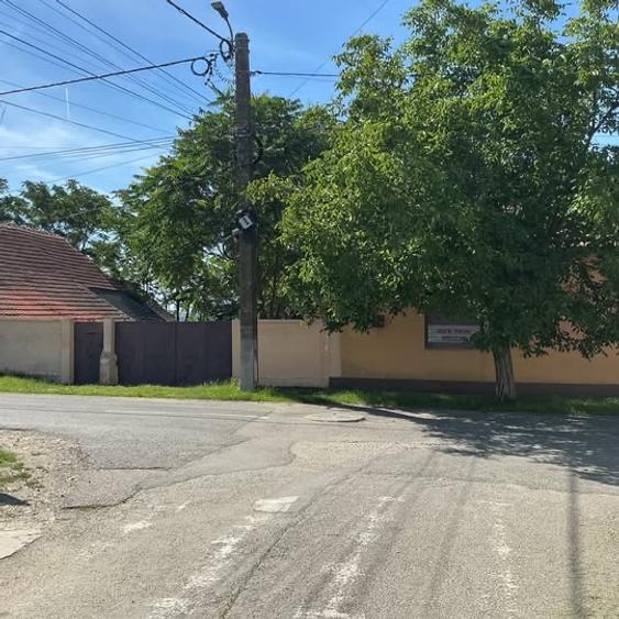 Casă individuală cu 3 camere cu Teren 3300 Mp în Central