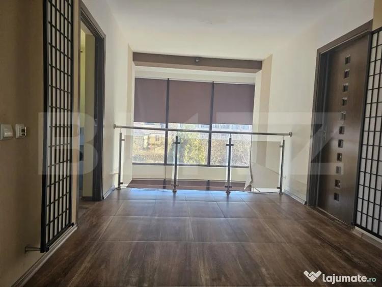 Casă cu 5 camere cu Teren 350 Mp în Ghercești