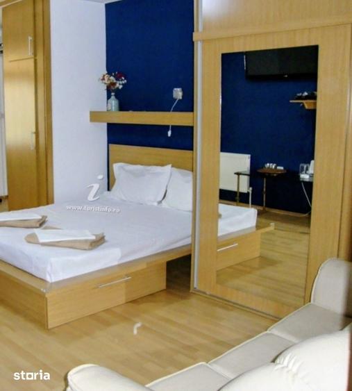 Casă cu 10 camere cu Teren 500 Mp în Nord