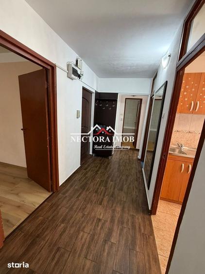 Apartament cu 3 camere în Decebal